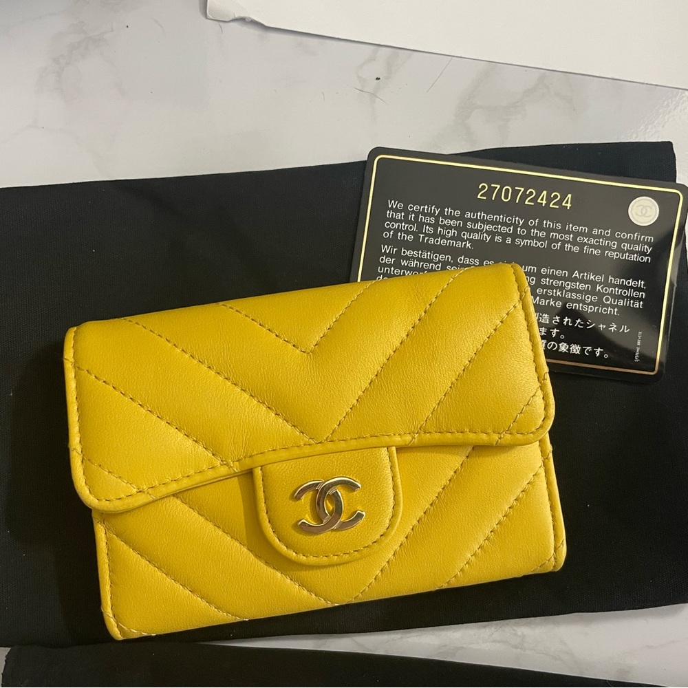 Chanel Classic Flap cardholder
